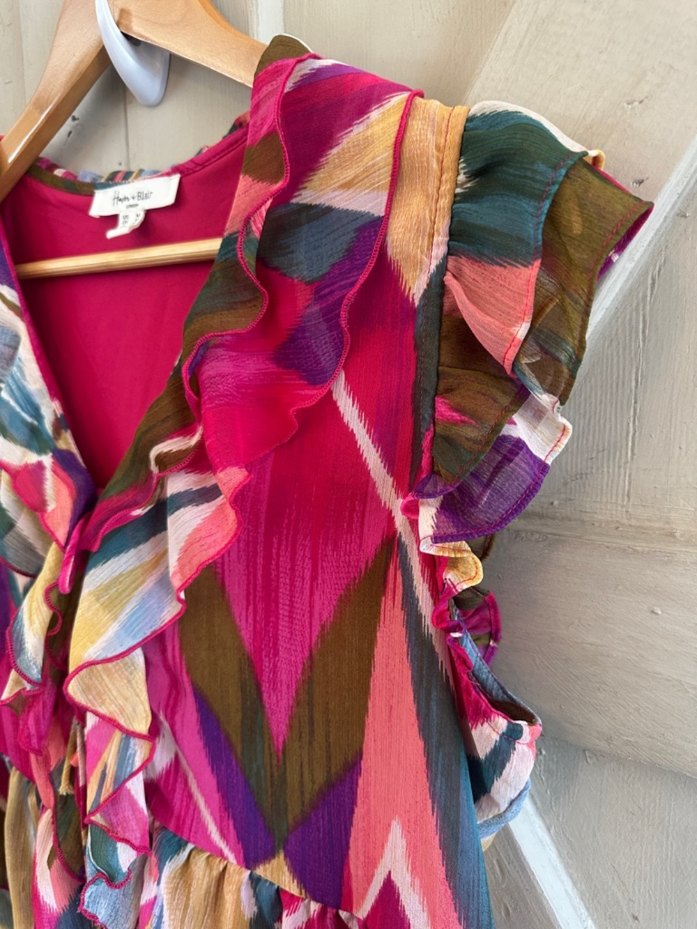 Haver + Blair London Colorful Ruffle Blouse Size M - Picture 3 of 10